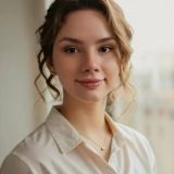 Oryna Shestakova, Head of Communications at PapersOwl